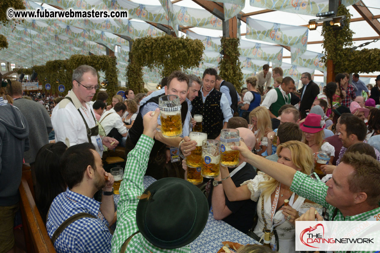 Beer tent seating in the legendary Hofbr?ñu Festze