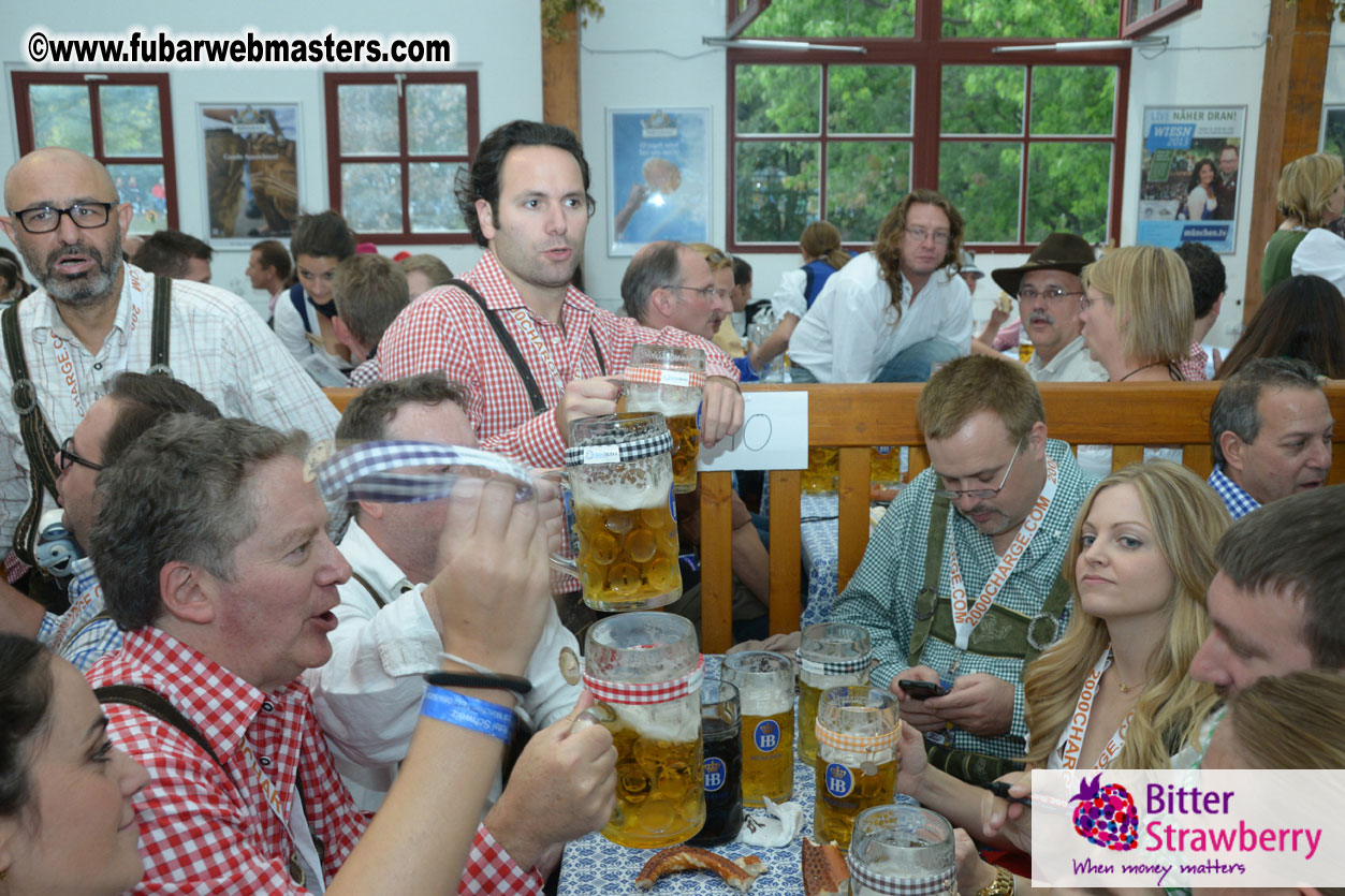 Beer tent seating in the legendary Hofbr?ñu Festze