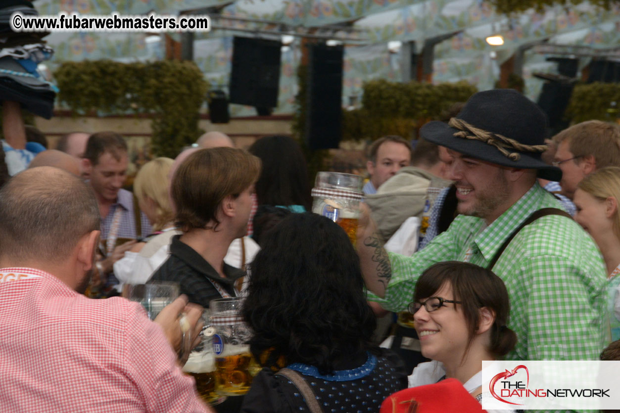 Beer tent seating in the legendary Hofbr?ñu Festze