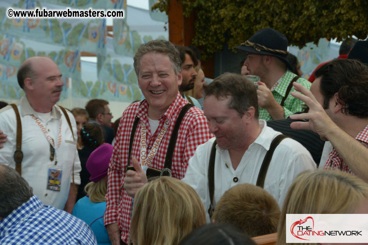 Beer tent seating in the legendary Hofbr?ñu Festze