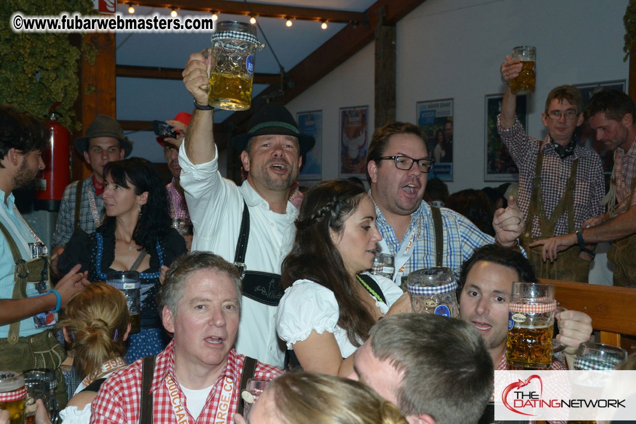 Beer tent seating in the legendary Hofbr?ñu Festze