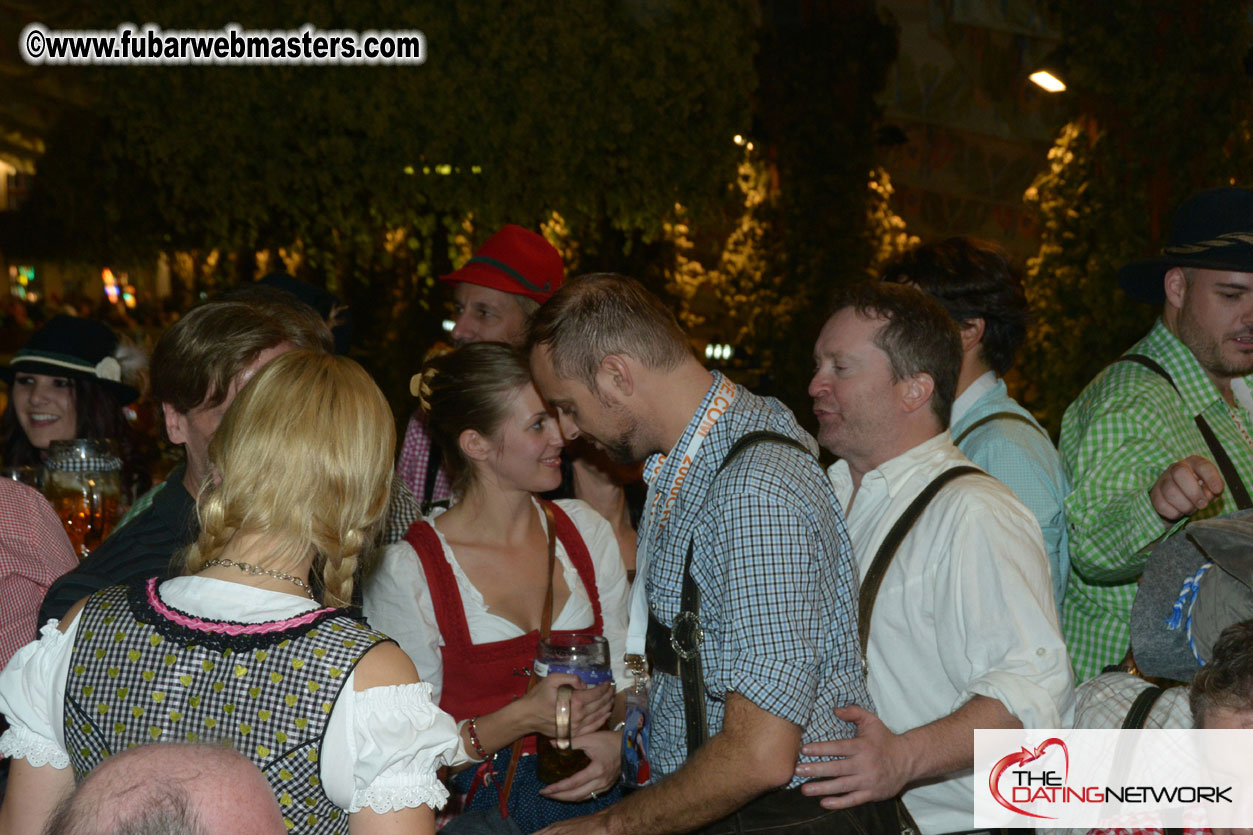 Beer tent seating in the legendary Hofbr?ñu Festze