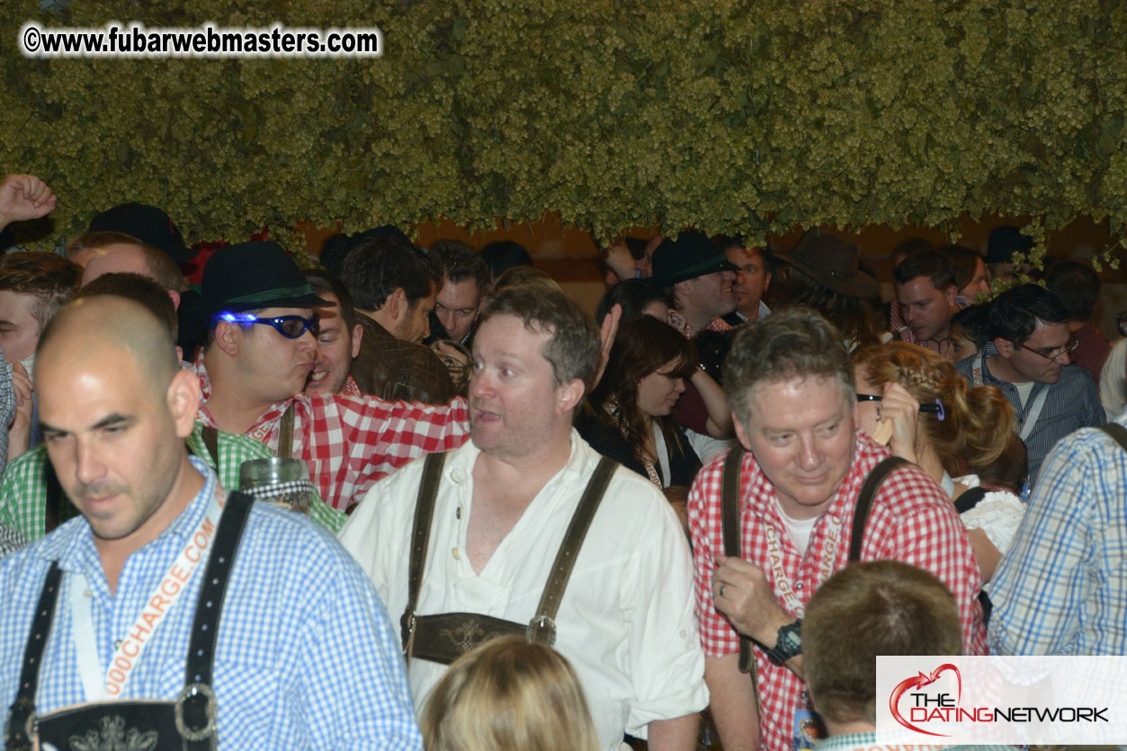 Beer tent seating in the legendary Hofbr?ñu Festze