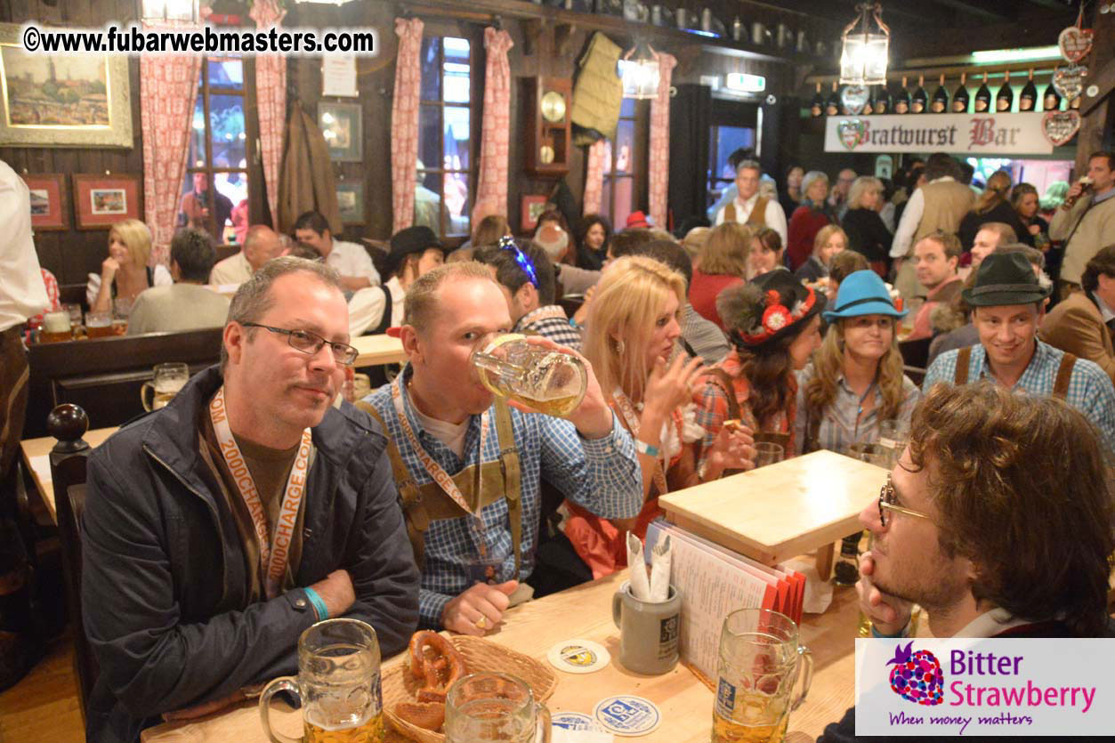 Seating in the legendary beer tent Zur Bratwurst