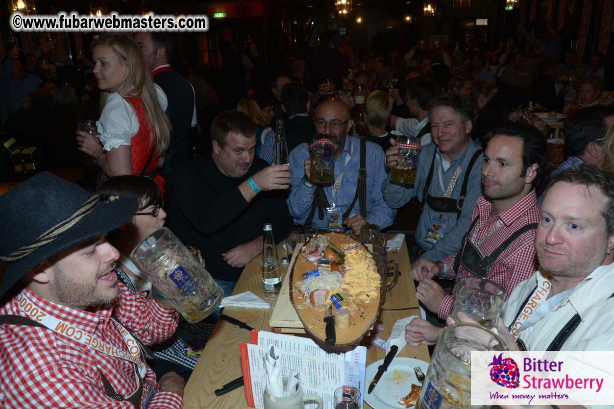 Seating in the legendary beer tent Zur Bratwurst