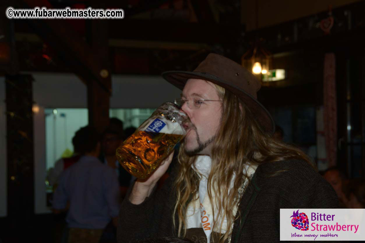 Seating in the legendary beer tent Zur Bratwurst