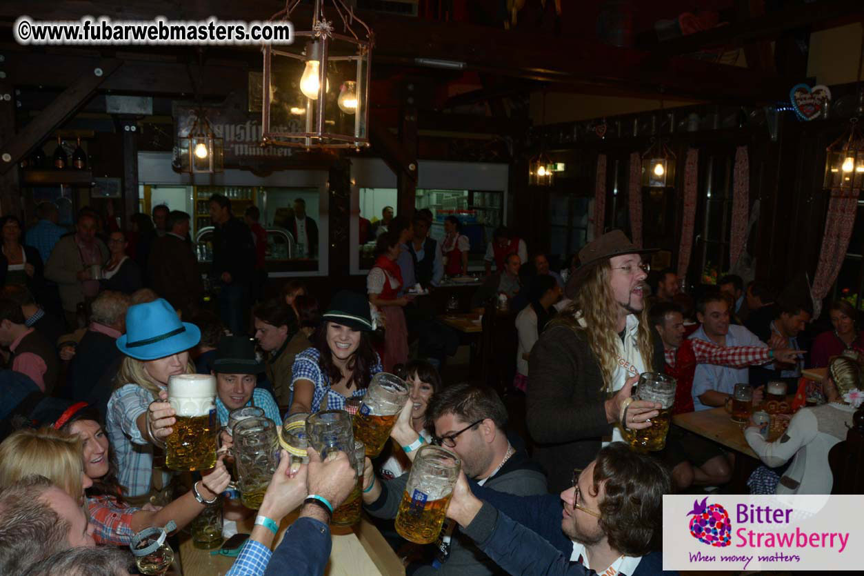 Seating in the legendary beer tent Zur Bratwurst