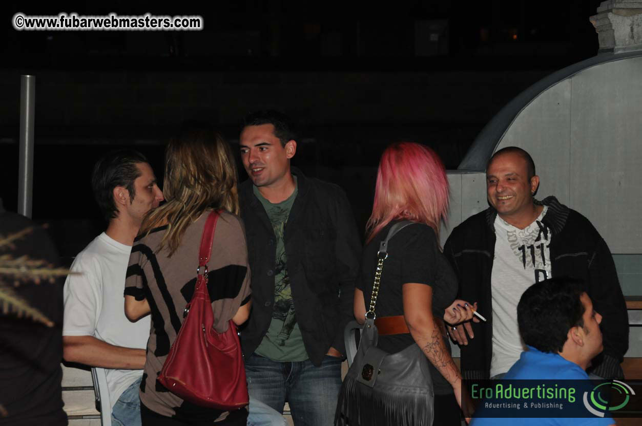 Qwebec Warm Up Gathering @ Newtown