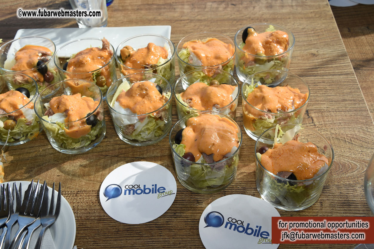 CoolMobileLunch & Lounge