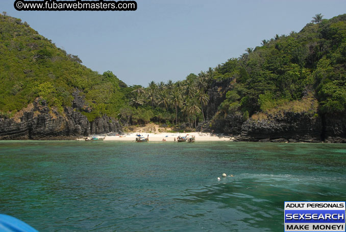 Speedboat Island Hopping