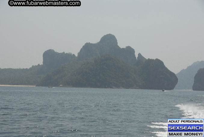 Speedboat Island Hopping