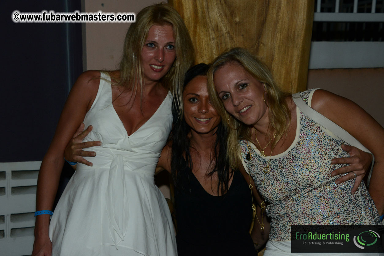 Reporo Party at the Mundo Bizarro