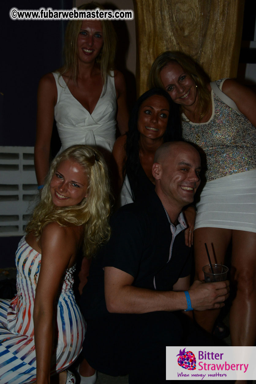 Reporo Party at the Mundo Bizarro