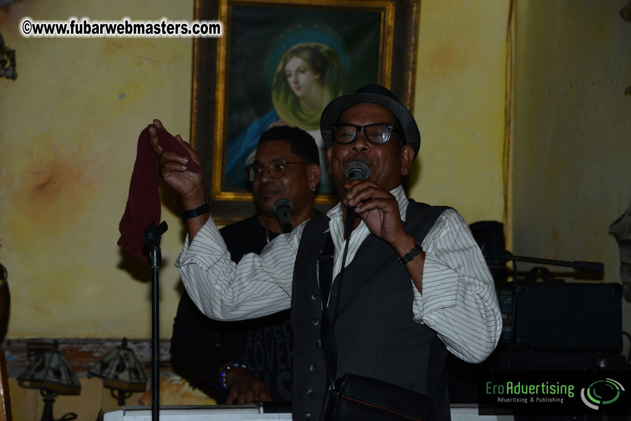 Reporo Party at the Mundo Bizarro