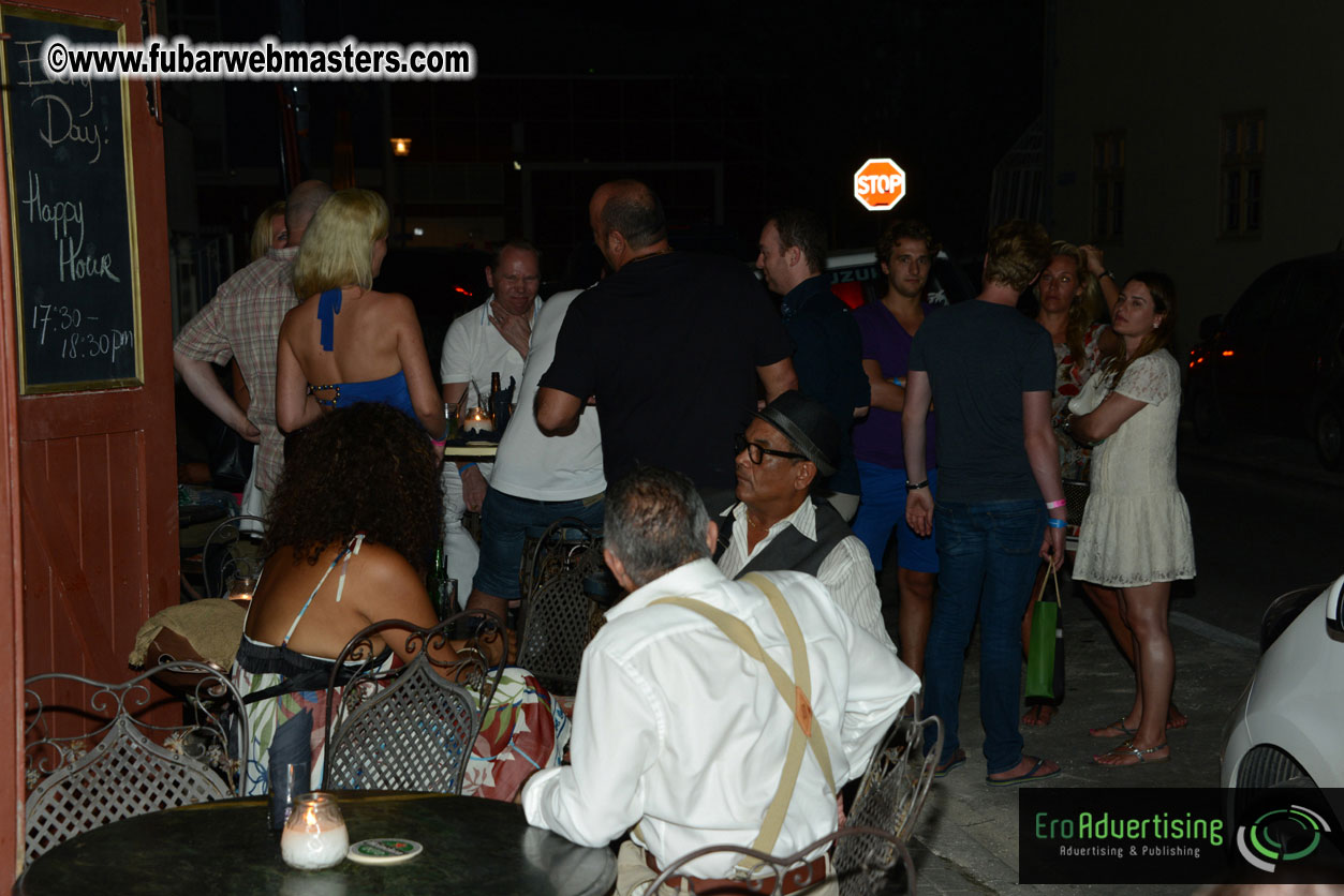 Reporo Party at the Mundo Bizarro