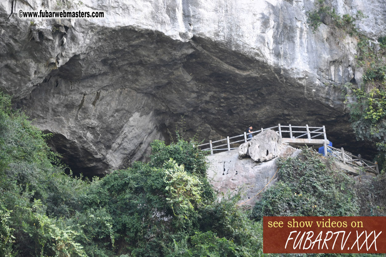 Luon Cave tour