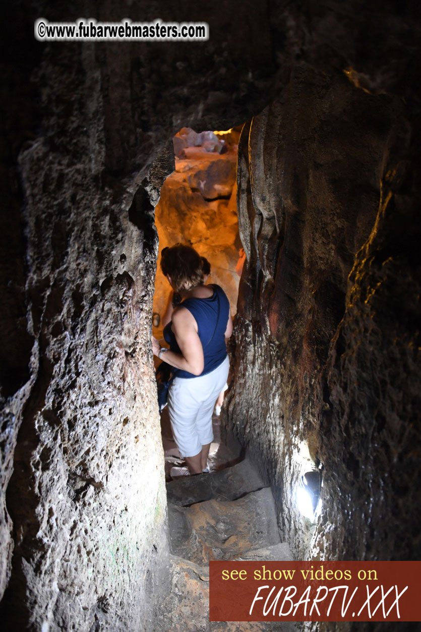Luon Cave tour