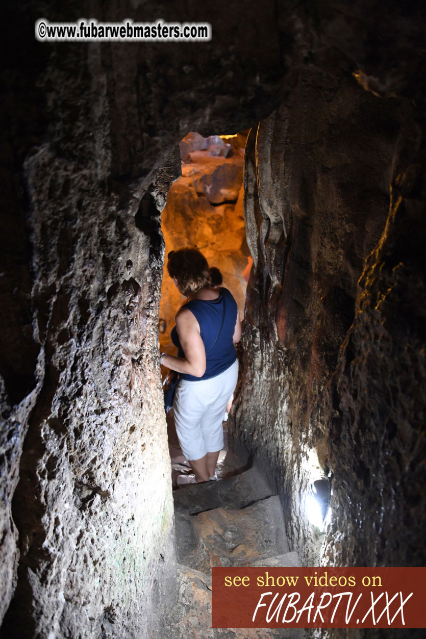 Luon Cave tour