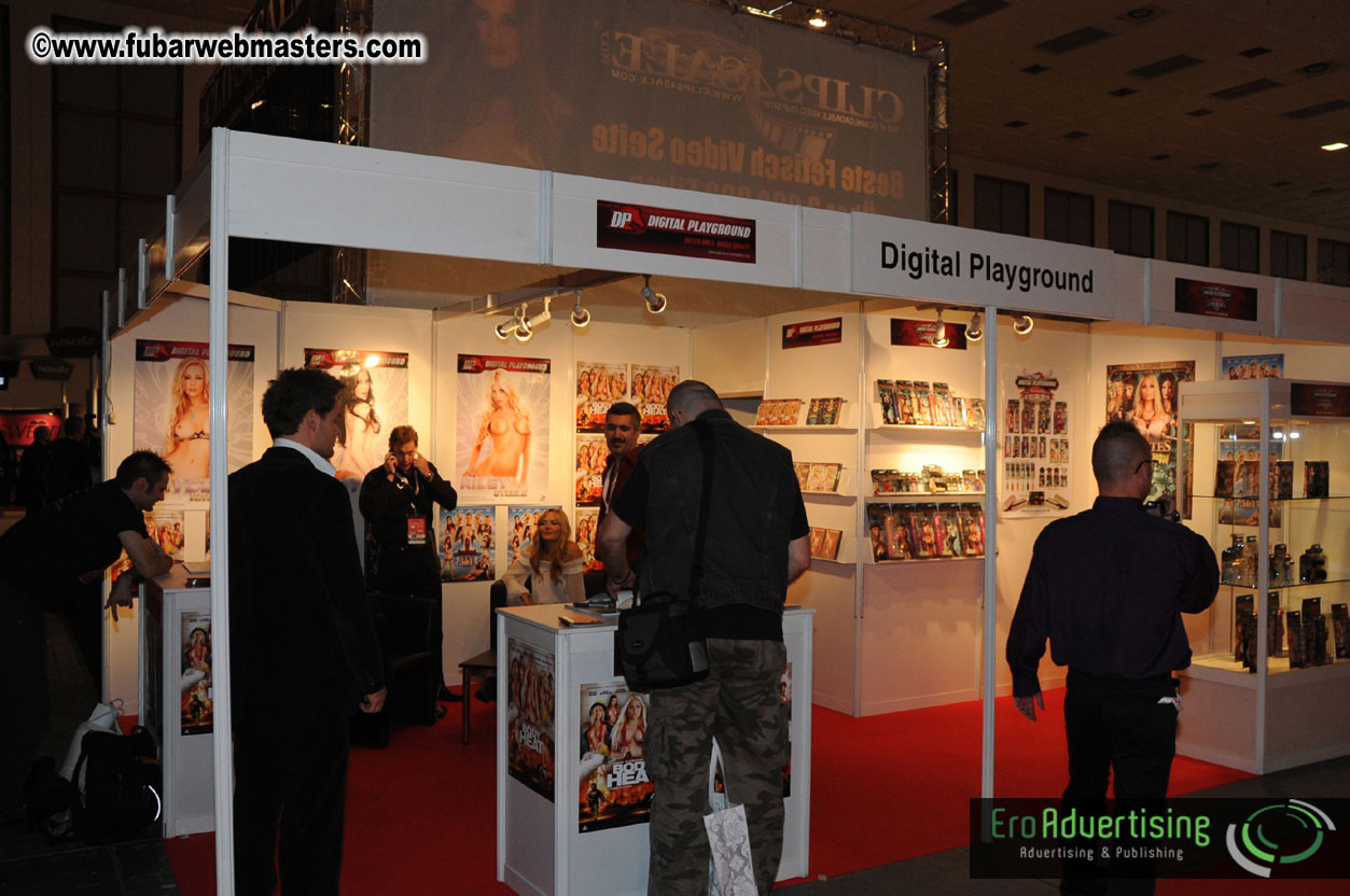 14.Venus showfloor Day 1