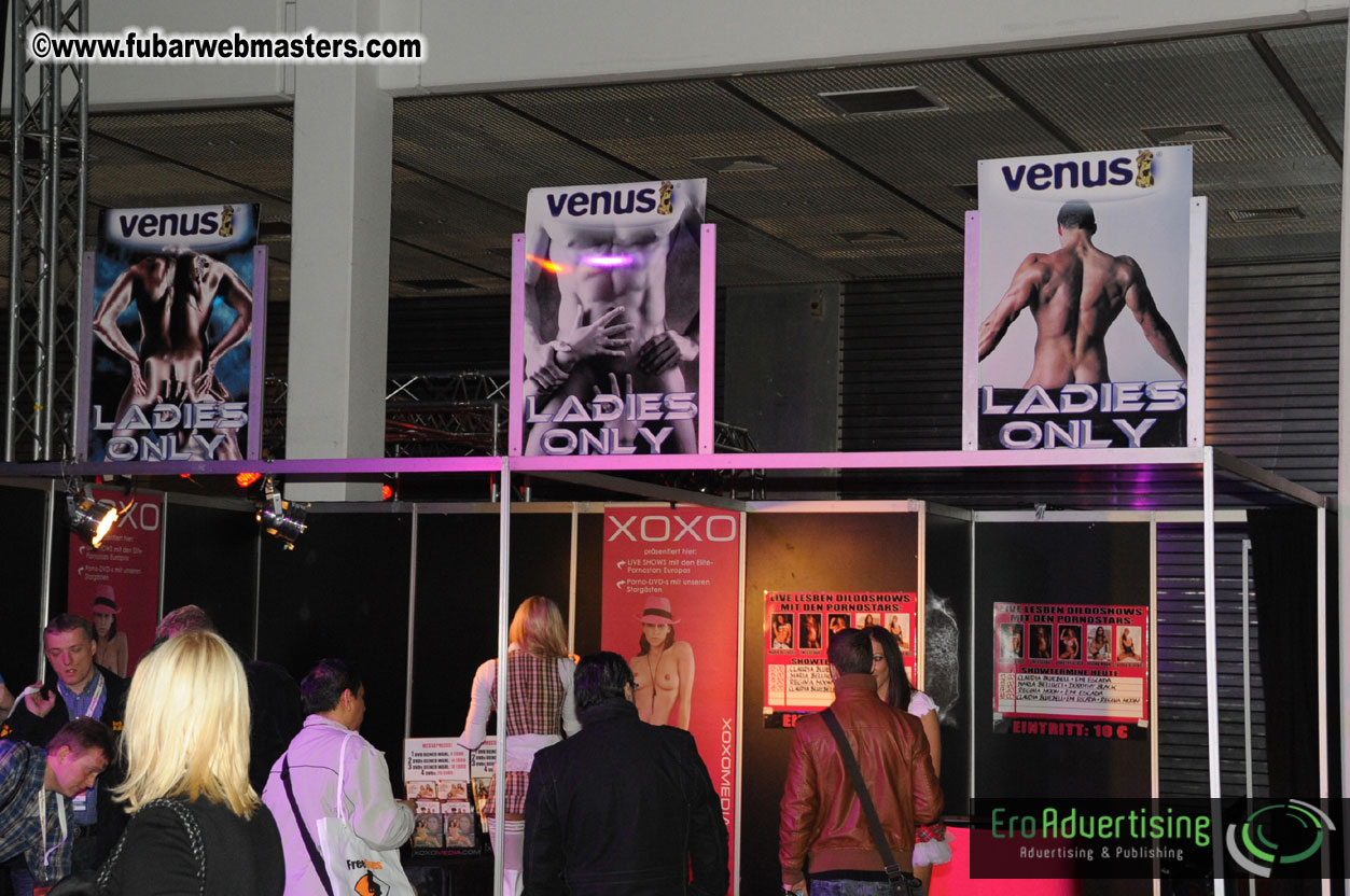 14.Venus showfloor Day 1