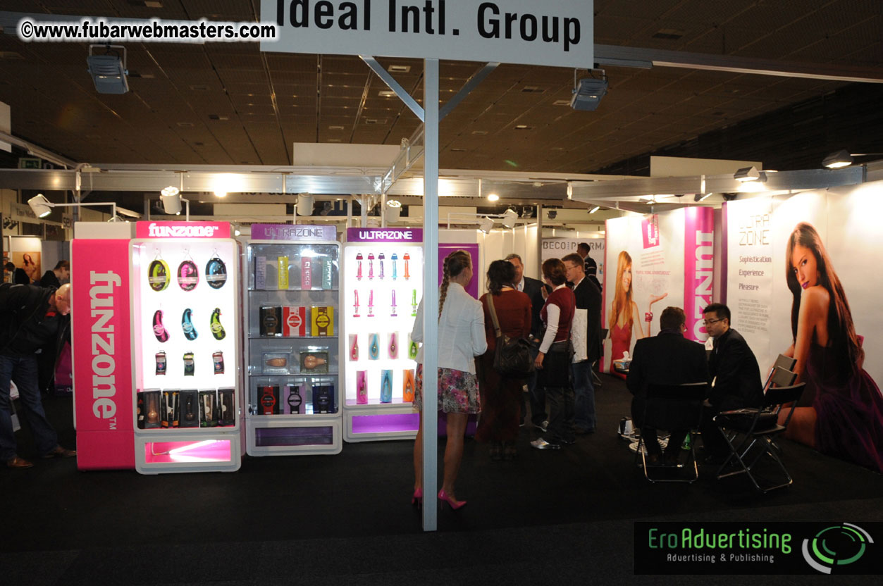 14.Venus showfloor Day 2