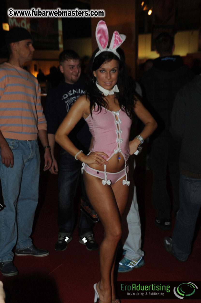 14.Venus showfloor Day 3