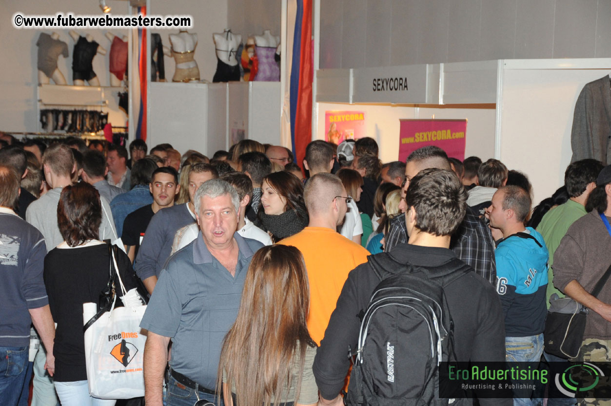 14.Venus showfloor Day 3