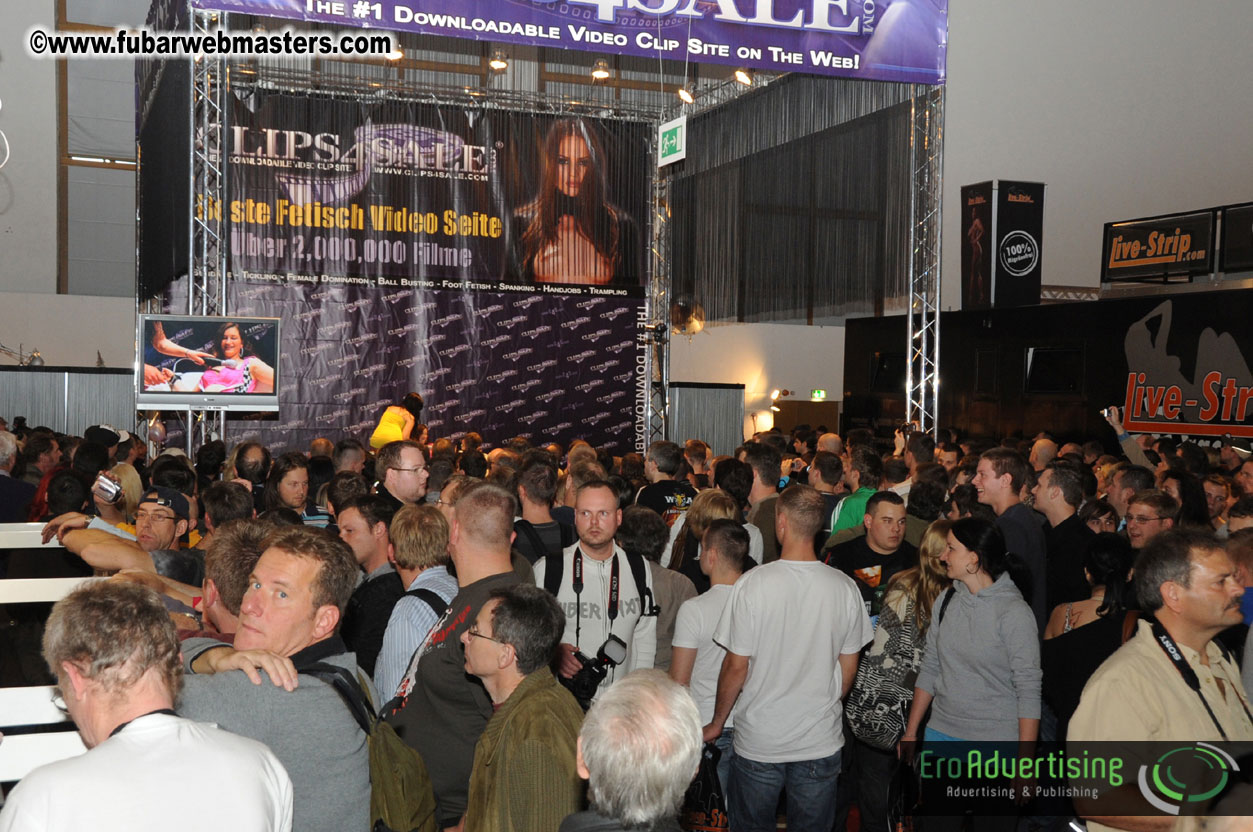 14.Venus showfloor Day 3