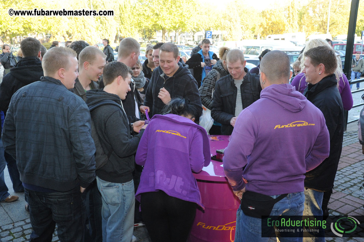 14.Venus showfloor Day 3