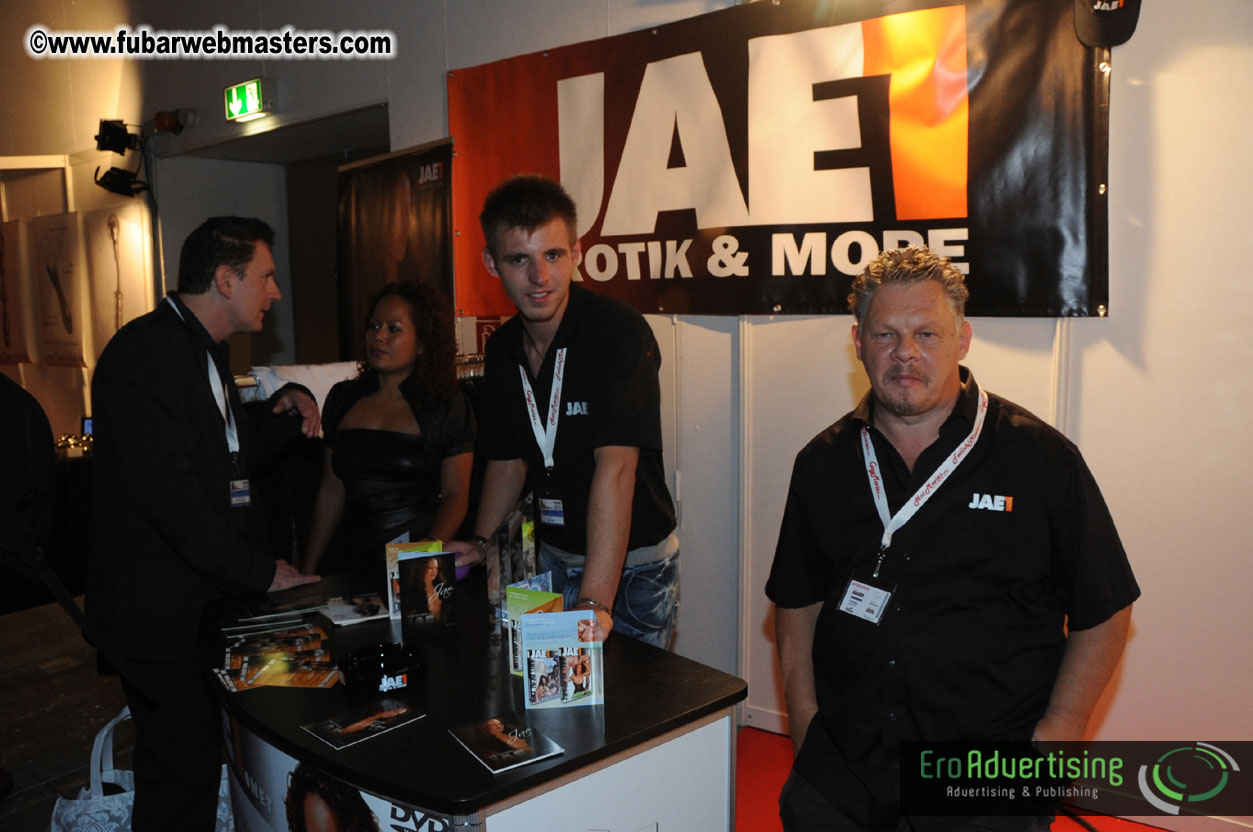 14.Venus showfloor Day 3