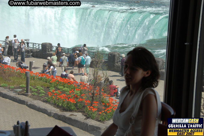 Trip to Niagra Falls with friends