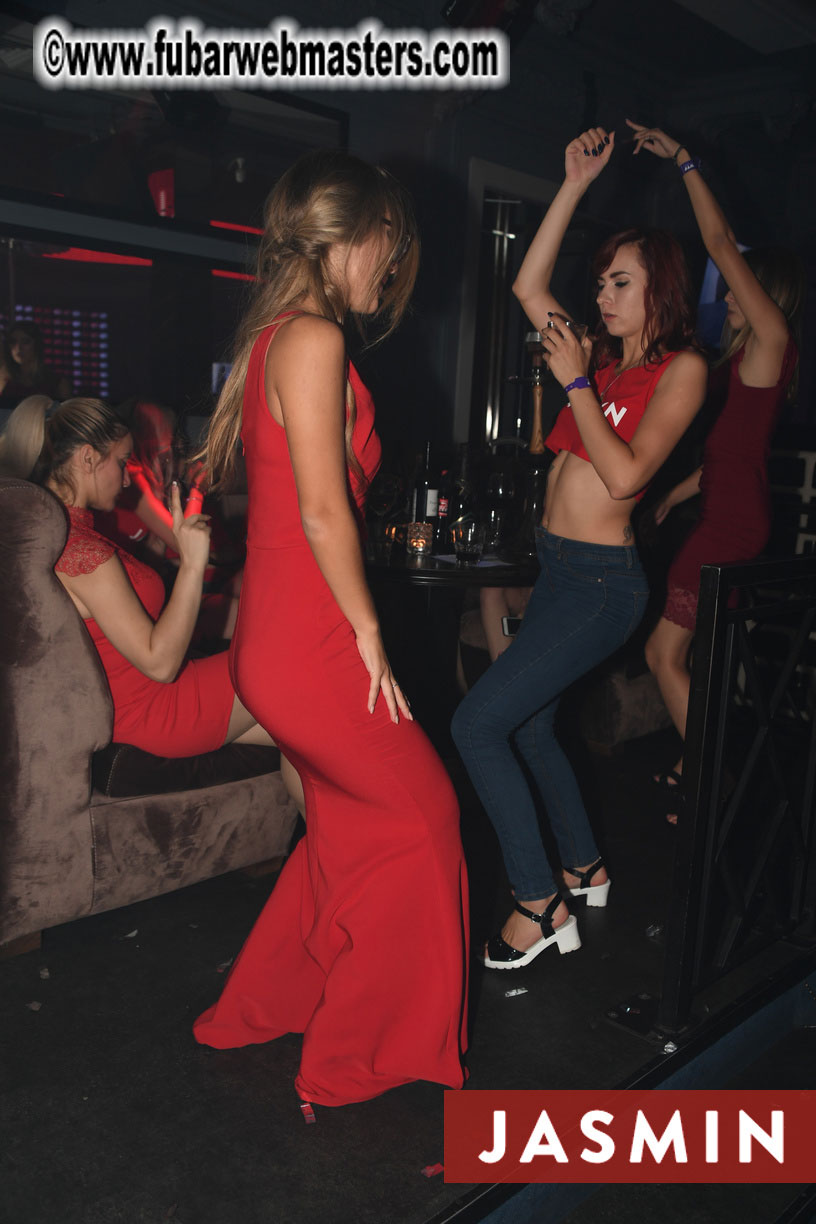 Wild & Red - Party by Jasmin