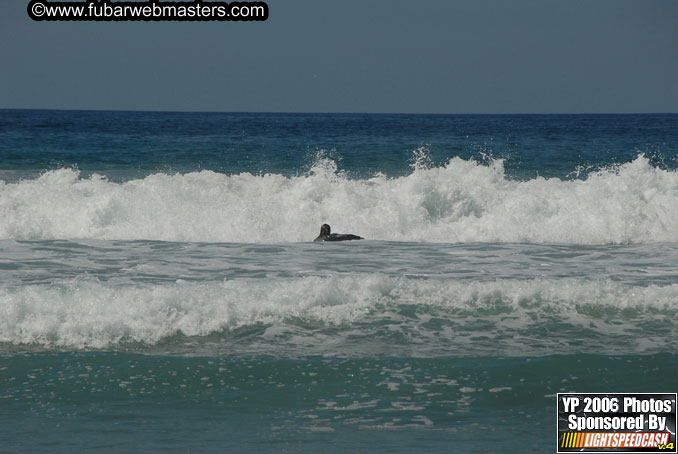 Ycaza & Mike Hawk Surfing