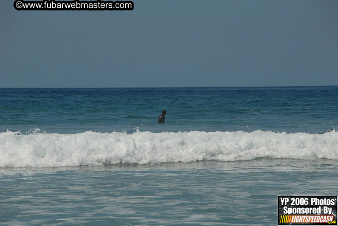 Ycaza & Mike Hawk Surfing