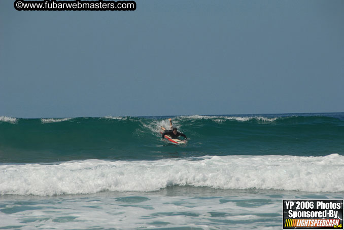 Ycaza & Mike Hawk Surfing