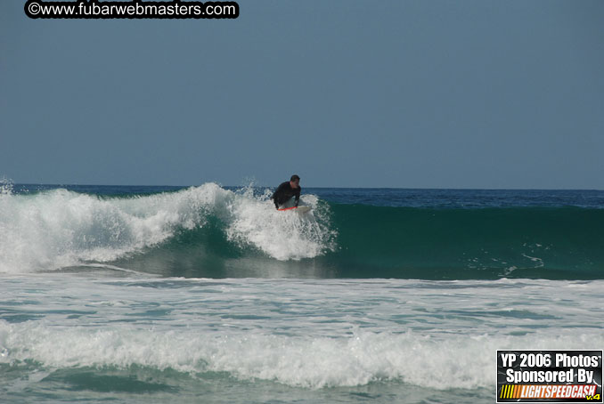 Ycaza & Mike Hawk Surfing