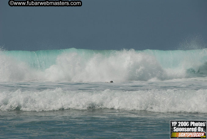 Ycaza & Mike Hawk Surfing