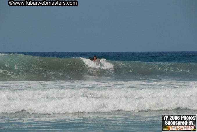 Ycaza & Mike Hawk Surfing