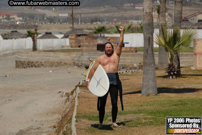 Ycaza & Mike Hawk Surfing