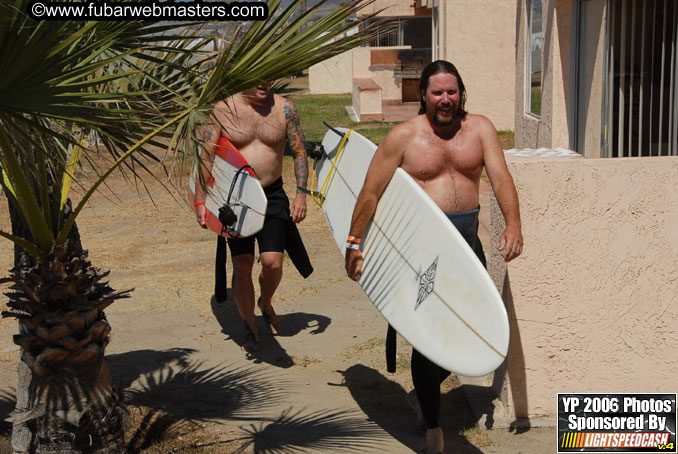 Ycaza & Mike Hawk Surfing