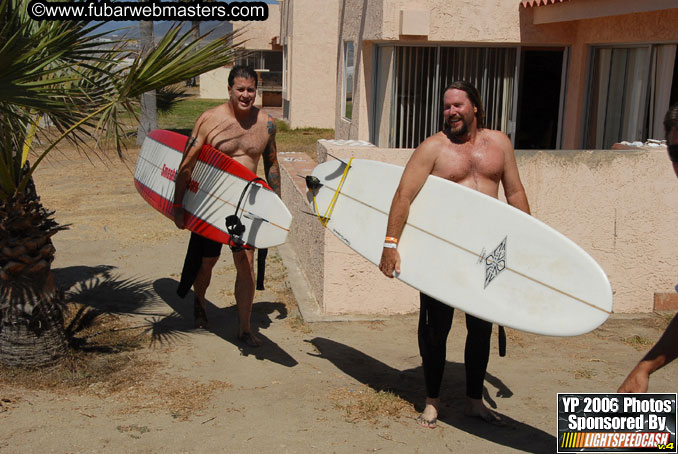 Ycaza & Mike Hawk Surfing