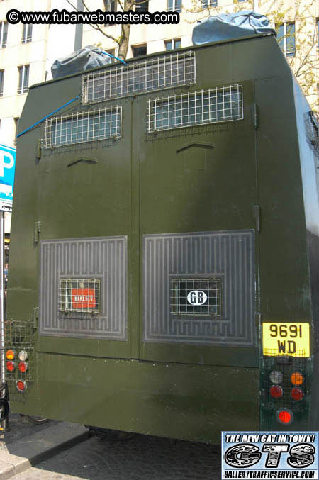 Naked 2 U Riot Mobile 2004